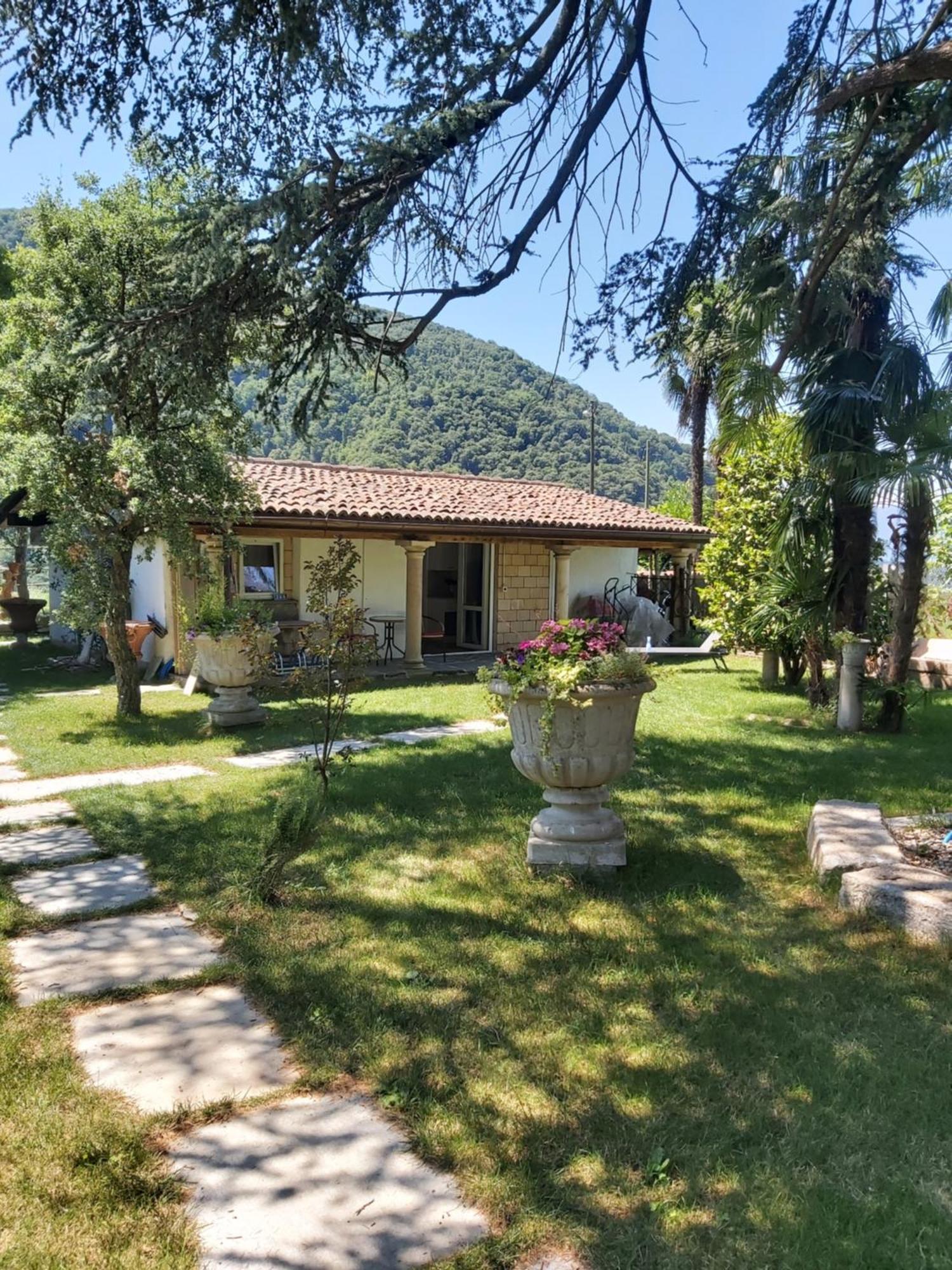 Romantico Palazzo Dei Ulivi Purasca Ngoại thất bức ảnh